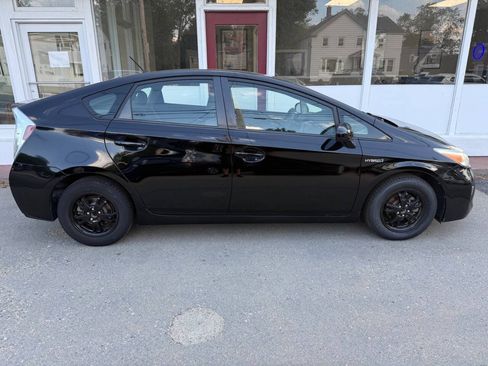 Used 2013 Toyota Prius Two FWD image 2