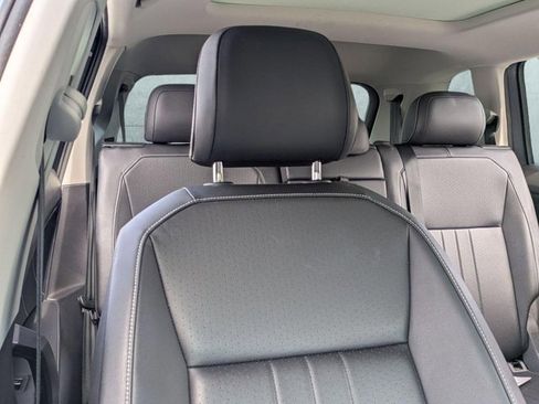 Used 2024 Volkswagen Tiguan SE image 14