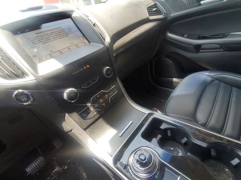 Used 2019 Ford Edge SEL w/ Equipment Group 201A FWD image 15