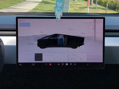 Used 2024 Tesla Cybertruck AWD Crew Cab image 16