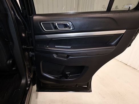 Certified 2019 Ford Explorer XLT w/ Equipment Group 201A AWD/4WD image 19