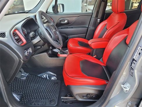 Used 2022 Jeep Renegade Trailhawk image 5