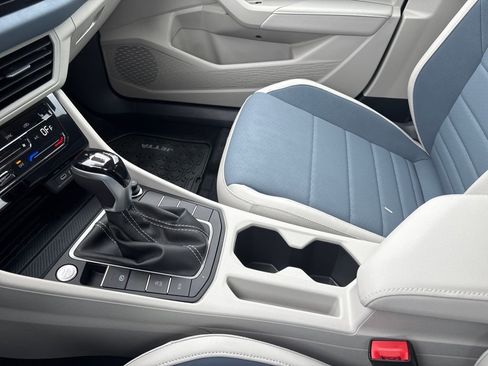 New 2026 Volkswagen Jetta SE FWD image 22