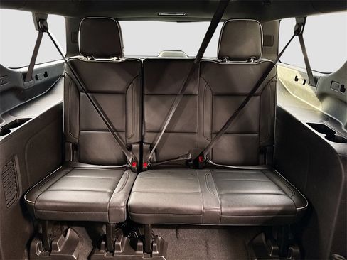 Used 2021 Chevrolet Suburban Premier image 14