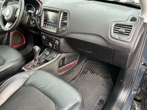 Used 2017 Jeep Compass Trailhawk w/ Cold Weather Group AWD/4WD image 34
