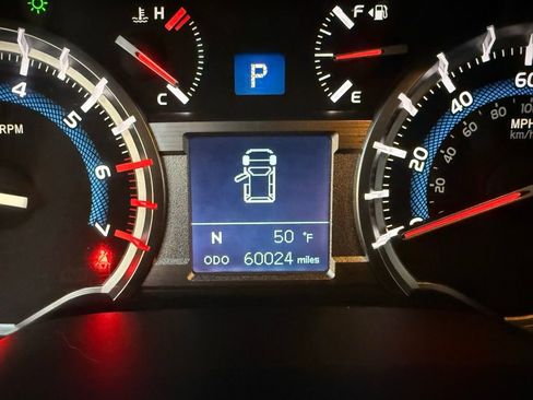 Used 2019 Toyota 4Runner TRD Off-Road Premium image 14