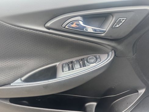Used 2018 Chevrolet Malibu LT FWD image 9
