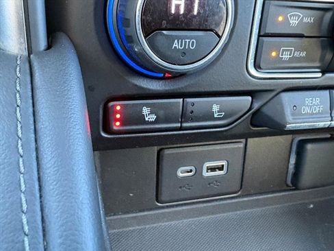 Used 2021 Chevrolet Tahoe LT image 13