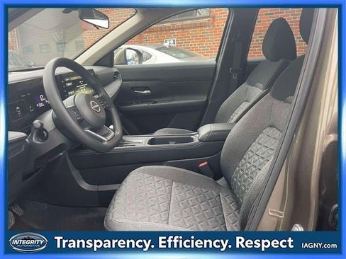 Certified 2025 Nissan Kicks SV image 15