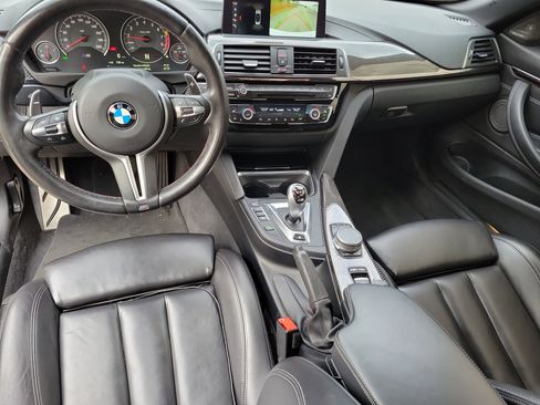 Used 2020 BMW M4 Convertible image 8