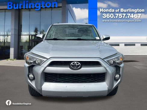 Used 2019 Toyota 4Runner SR5 AWD/4WD image 10