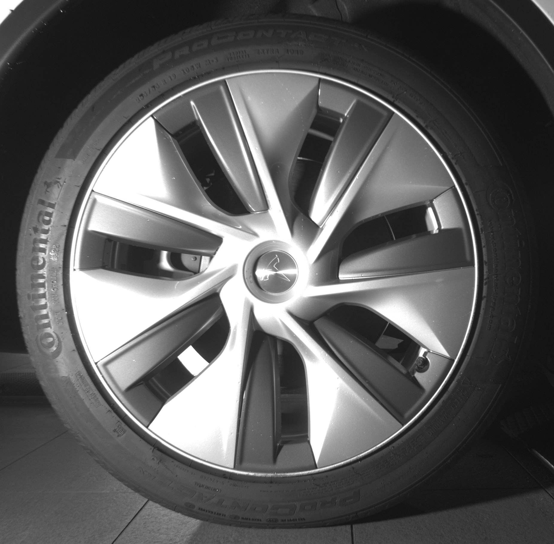 Used 2023 Tesla Model Y AWD image 9