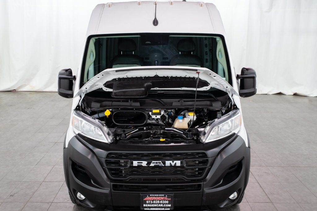 Used 2025 RAM ProMaster 2500 w/ Convenience Group FWD image 3