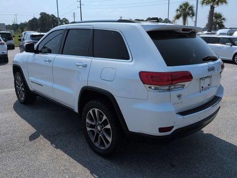 Used 2018 Jeep Grand Cherokee Limited AWD/4WD image 6