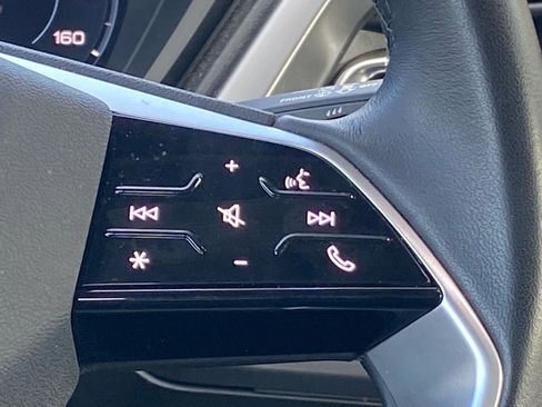 Used 2024 Audi Q4 e-tron Premium w/ Convenience Package image 6