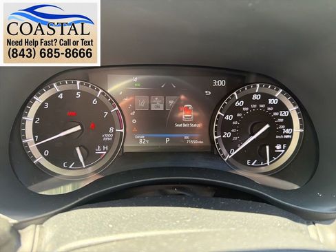 Used 2021 Toyota Highlander XLE AWD/4WD image 9