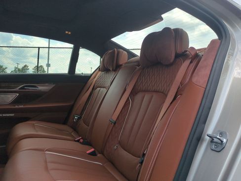Used 2018 BMW 750i xDrive AWD/4WD image 32