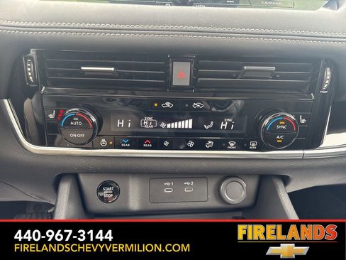 Used 2025 Nissan Rogue SL w/ Tech Package image 5