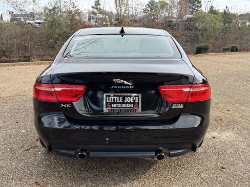Used 2019 Jaguar XE Prestige image 6