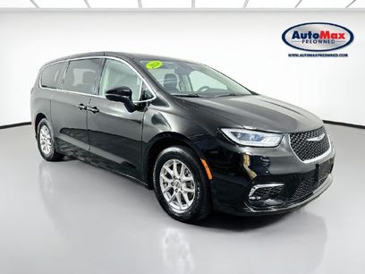Used 2024 Chrysler Pacifica Touring-L