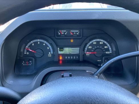 Used 2011 Ford E-350 and Econoline 350 XLT RWD image 17
