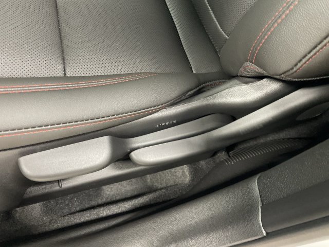 Used 2024 Chevrolet Trax RS w/ Sunroof Package FWD image 12
