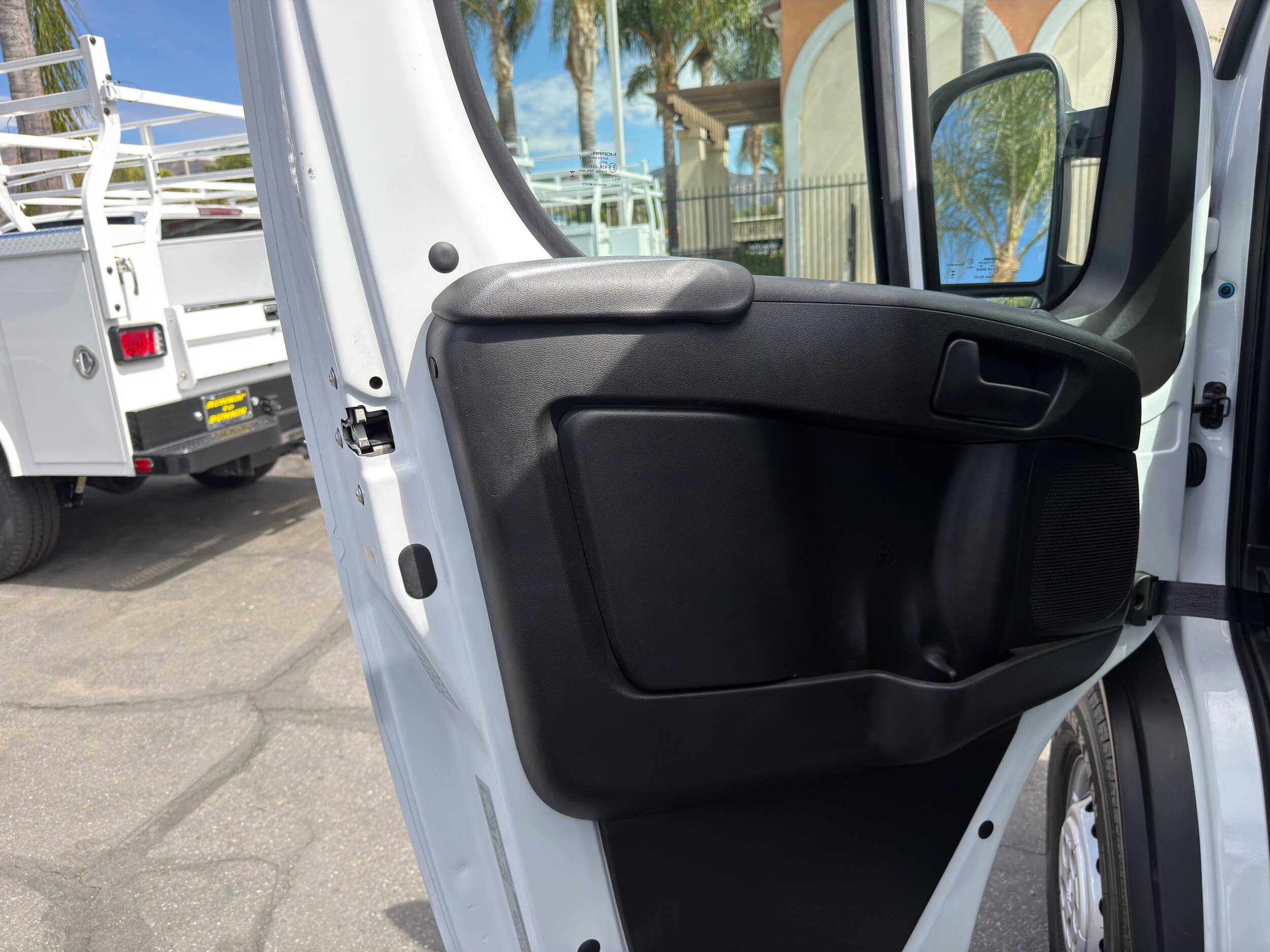 Used 2025 RAM ProMaster 2500 w/ U-Haul Equipment Group FWD image 23