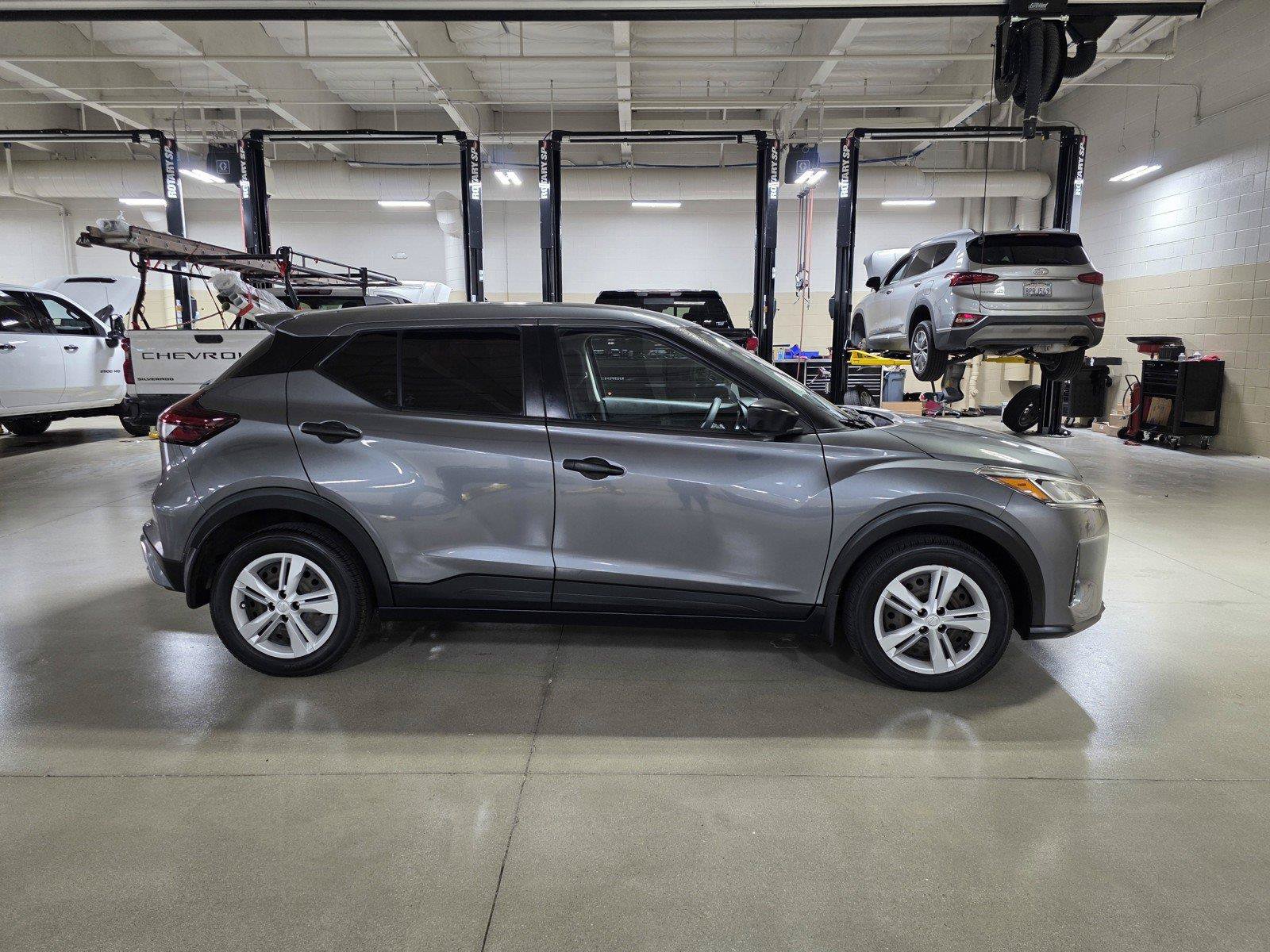Used 2021 Nissan Kicks S FWD image 8