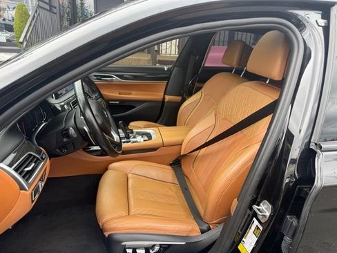 Used 2016 BMW 740i RWD image 11