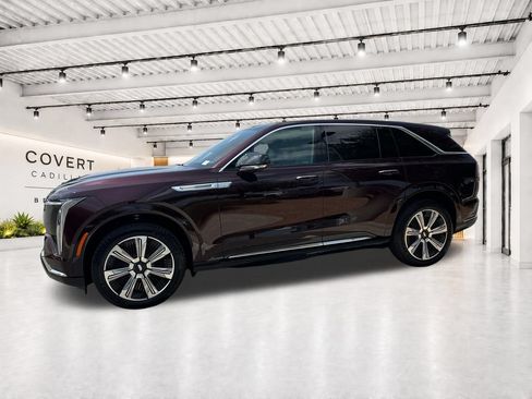Used 2025 Cadillac Escalade IQ Luxury 2 w/ LPO, Premium Carpet Package AWD/4WD image 5