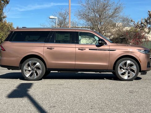 New 2026 Lincoln Navigator L Black Label image 4