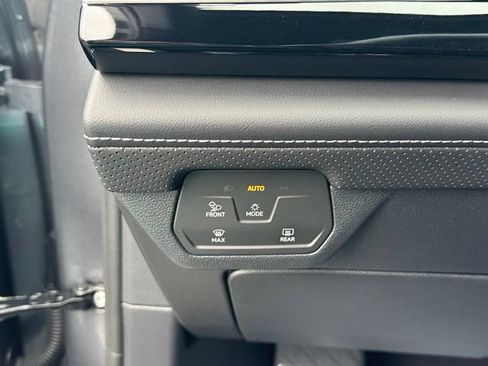 Certified 2024 Volkswagen Atlas Cross Sport SE AWD/4WD image 24