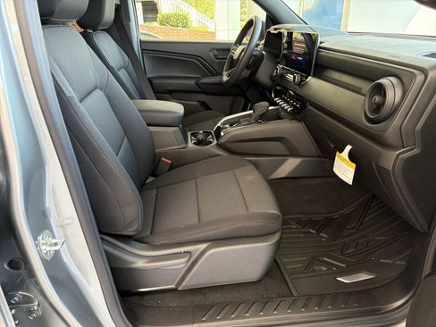 New 2026 Chevrolet Colorado W/T image 13