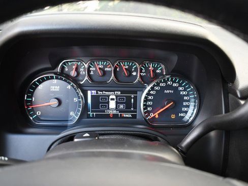 Used 2018 Chevrolet Suburban Premier image 34