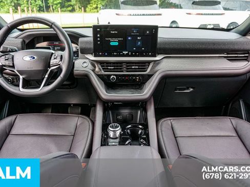 Used 2026 Ford Explorer Platinum w/ LUX Leather Package AWD/4WD image 27