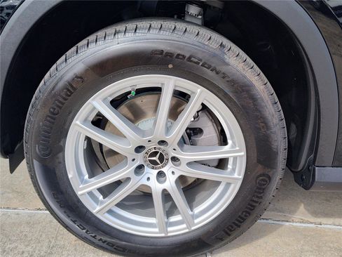 New 2025 Mercedes-Benz GLC 300 image 12