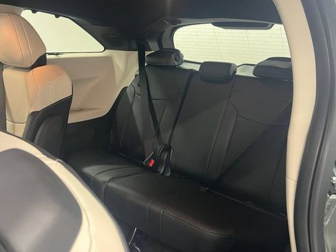 Used 2026 Toyota Sienna Limited FWD image 9