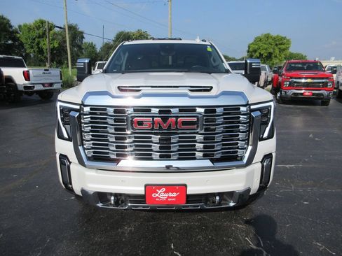 Used 2025 GMC Sierra 2500 Denali w/ Denali Reserve Package AWD/4WD image 15