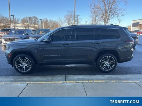 Used 2022 Jeep Grand Cherokee L Limited image 4