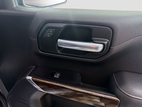 Used 2019 GMC Sierra 1500 SLE w/ SLE Value Package image 31