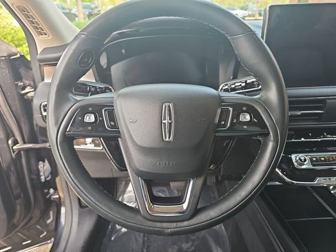 Used 2023 Lincoln Corsair Reserve image 18