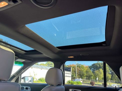 Used 2012 Ford Explorer XLT image 9