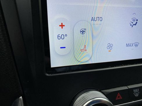 Certified 2024 Ford Edge Titanium image 8