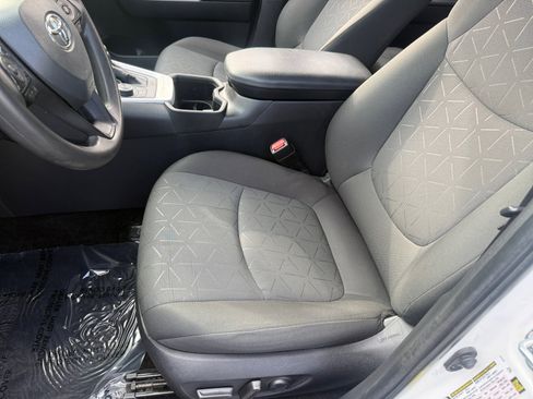 Used 2024 Toyota RAV4 XLE w/ Convenience Package image 20