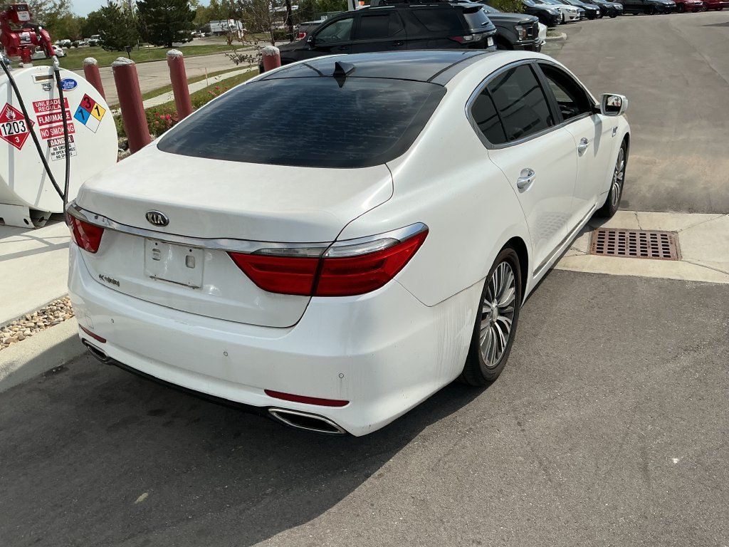 Used 2016 Kia K900 Luxury RWD image 3