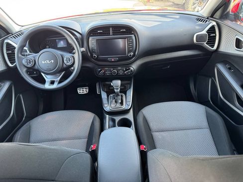 Used 2022 Kia Soul LX FWD image 11