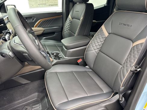 New 2026 GMC Canyon Denali image 8