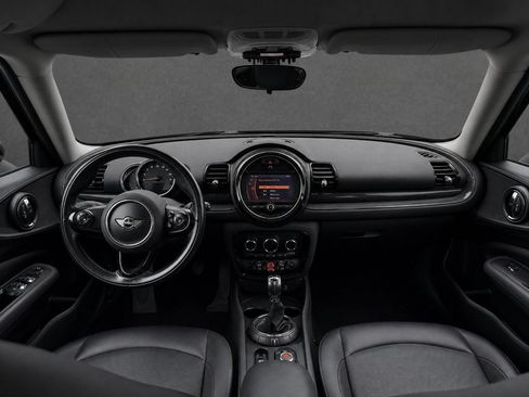 Used 2017 MINI Cooper Clubman FWD image 3