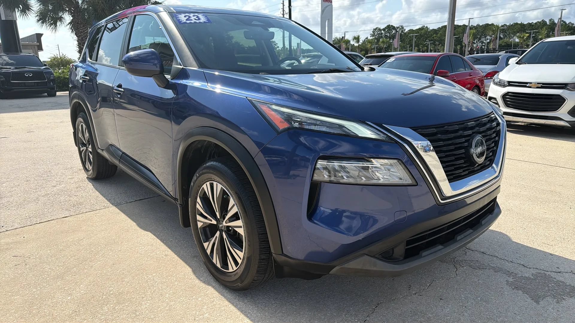 Used 2023 Nissan Rogue SV FWD image 7