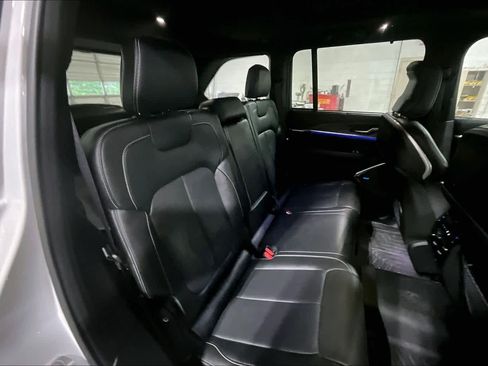 Used 2023 Jeep Grand Cherokee Overland w/ Advanced Protech Group III AWD/4WD image 20